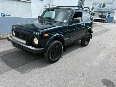 Gebraucht Lada niva 86 PS (63 kW) 2013 Grün SUV