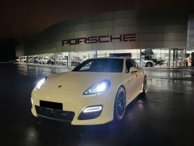 Gebraucht Porsche Panamera Turbo 500 PS (367 kW) 2011 Weiß Limousine