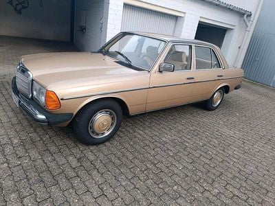 Andere farben Gebraucht 1982 Mercedes E230 Limousine | 6.999 €