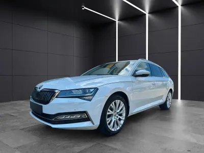Gebraucht Skoda Superb Ambition 218 PS (160 kW) 2020 Weiß Kombi