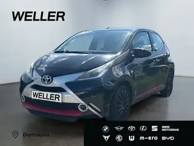 Gebraucht Toyota Aygo X-play 69 PS (50 kW) 2016 Schwarz Kleinwagen