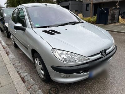 Gebraucht Peugeot 206 Filou 75 PS (55 kW) 2003 Silber Kleinwagen