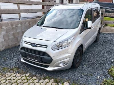 Silber Gebraucht 2017 Ford Tourneo Courier Titanium Van / Kleinbus | 10.900 € (Guter Preis)