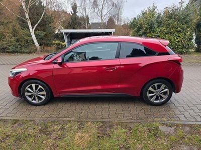 Gebraucht Hyundai i20 Style 101 PS (74 kW) 2015 Rot Coupé