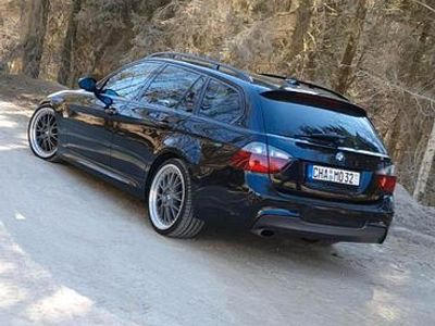 Gebraucht BMW 320 177 PS (130 kW) 2008 Schwarz Kombi