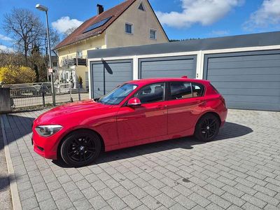 Gebraucht BMW 114 102 PS (75 kW) 2012 Rot Kleinwagen