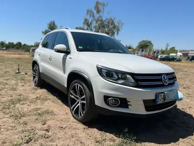 Gebraucht VW Tiguan LOUNGE 150 PS (110 kW) 2016 Weiß SUV