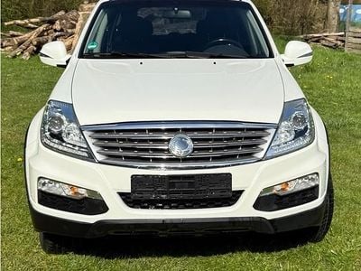 Gebraucht Ssangyong (KGM) Rexton 178 PS (130 kW) 2016 Weiß SUV