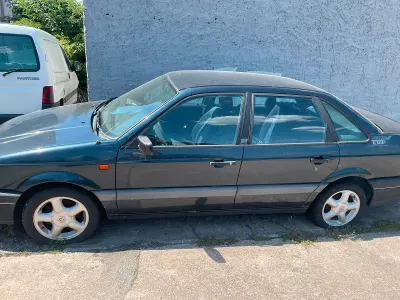 Gebraucht VW Passat 112 PS (82 kW) 1994 Blau Limousine