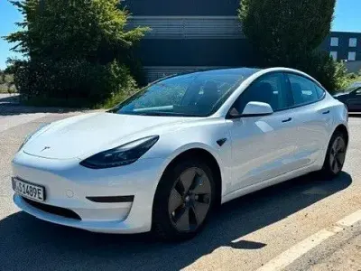 Gebraucht Tesla Model 3 Standard Range 208 kW (283 PS) 2022 Weiß Limousine