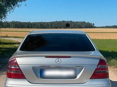 Gebraucht Mercedes E240 177 PS (130 kW) 2003 Silber Limousine