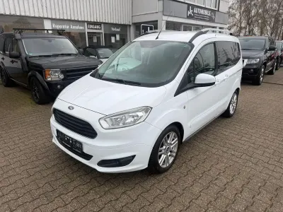 Gebraucht Ford Tourneo Courier Titanium 101 PS (74 kW) 2016 Weiß Van / Kleinbus