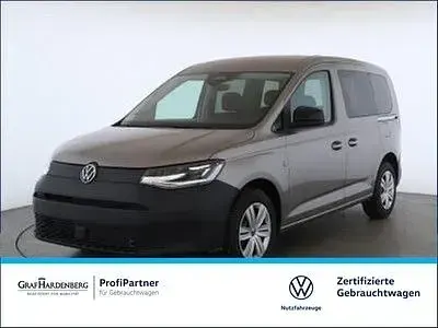 Gebraucht VW Caddy Basis 102 PS (75 kW) 2025 Mojave beige metallic Van / Kleinbus