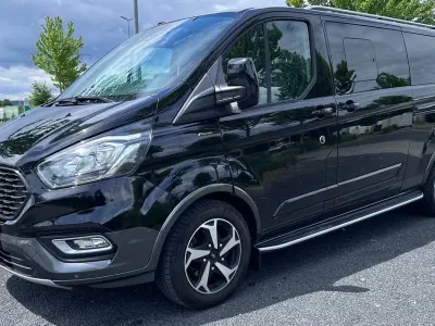 Gebraucht Ford Tourneo Active 131 PS (96 kW) 2022 Schwarz Van / Kleinbus