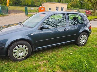 gebraucht VW Golf IV 1.4 AHK/ 8 Fach Bereift/2Hand