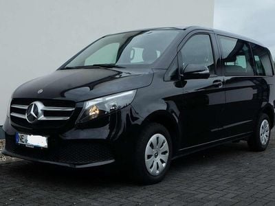 Mercedes V220