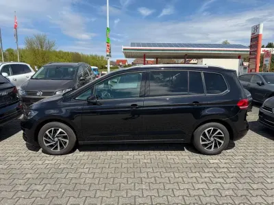 Używany VW Touran Join 150 KM (110 kW) 2019 Czarny Minivan