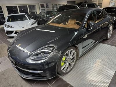 Porsche Panamera 4