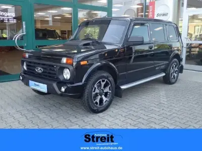 Gebraucht Lada niva 83 PS (61 kW) 2022 Schwarz SUV