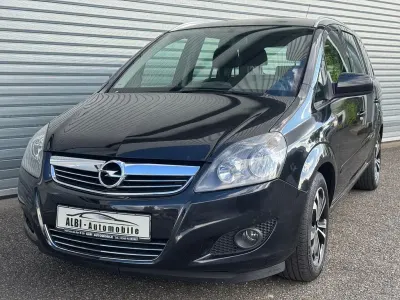 Używany Opel Zafira Family 140 KM (102 kW) 2012 Czarny Minivan