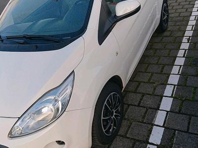 Gebraucht Ford Ka 69 PS (50 kW) 2016 Weiß Kleinwagen
