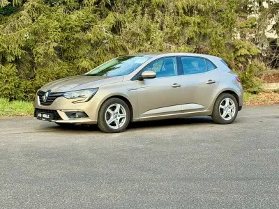 Gebraucht Renault Mégane Intens 132 PS (97 kW) 2016 Beige dune Kleinwagen