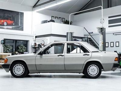 Gebraucht Mercedes 190 109 PS (80 kW) 1991 Silber Limousine
