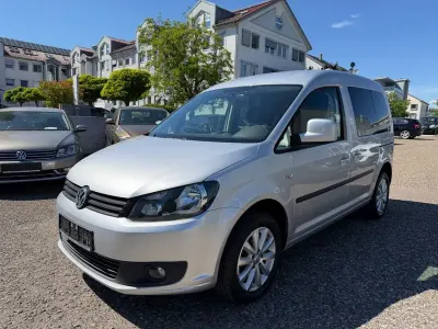 Gebraucht VW Caddy Team 105 PS (77 kW) 2015 Silber Van / Kleinbus