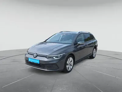 Gebraucht VW Golf VIII Life 116 PS (85 kW) 2024 Delfingrau metallic Kombi