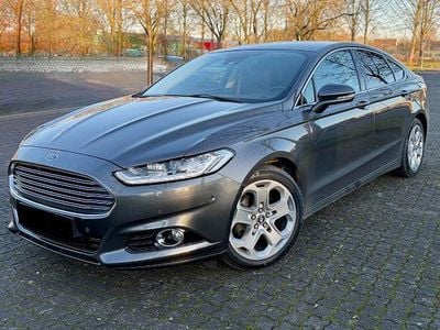 Grau Gebraucht 2015 Ford Mondeo Titanium Limousine | 11.600 € (Etwas zu teuer)