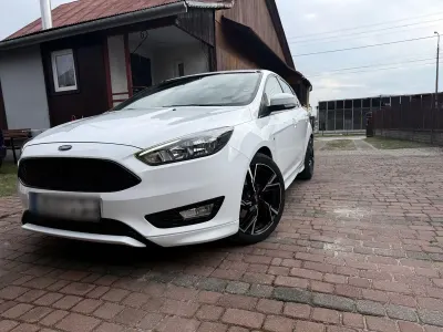 Gebraucht Ford Focus ST-Line 150 PS (110 kW) 2016 Weiß Limousine