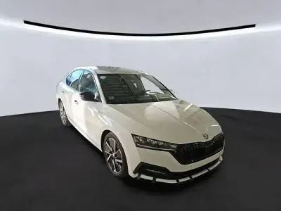 Gebraucht Skoda Octavia SportLine 150 PS (110 kW) 2023 Weiß Limousine