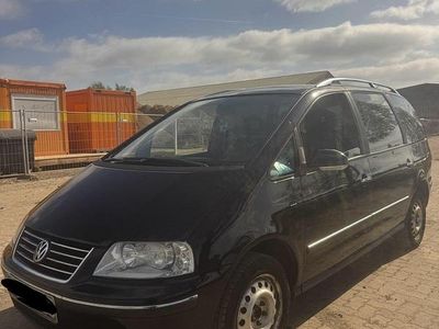 Second-hand VW Sharan 116 CP (85 kW) 2007 Negru Monovolum