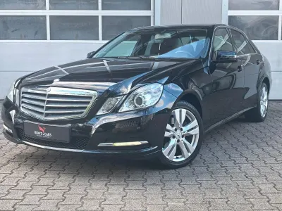Gebraucht Mercedes E220 170 PS (125 kW) 2012 Schwarz Limousine