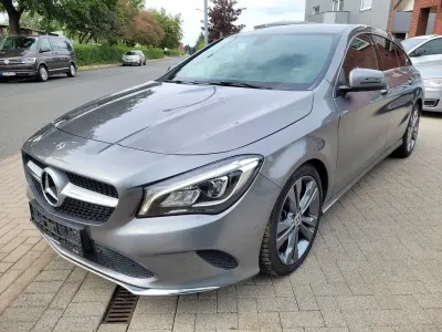 Gebraucht Mercedes CLA200 Shooting Brake Urban 136 PS (100 kW) 2018 Grau Kombi