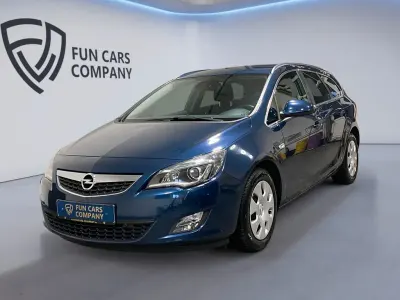Gebraucht Opel Astra Innovation 140 PS (102 kW) 2011 Blau Kombi