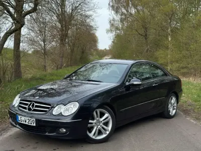 Gebraucht Mercedes CLK220 150 PS (110 kW) 2009 Schwarz Coupé