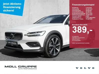 Gebraucht Volvo V60 CC Plus 197 PS (144 kW) 2024 Crystal white pearl / metallic Kombi