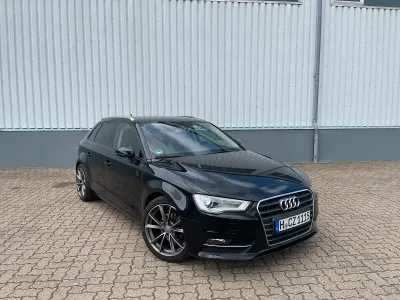 Gebraucht Audi A3 Sportback 105 PS (77 kW) 2013 Schwarz Kleinwagen