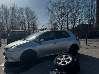 Gebraucht Toyota Auris Edition 99 PS (72 kW) 2012 Silber Limousine