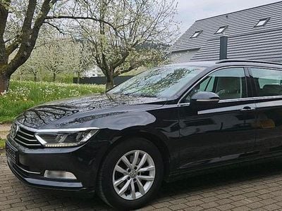Gebraucht VW Passat Comfortline 150 PS (110 kW) 2018 Schwarz Kombi