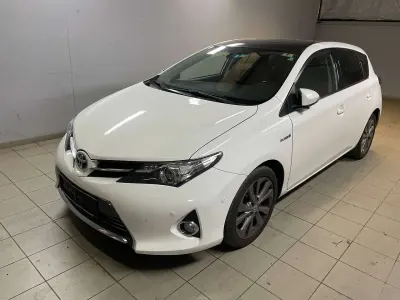 Gebraucht Toyota Auris Hybrid Edition 136 PS (100 kW) 2013 Weiß Limousine