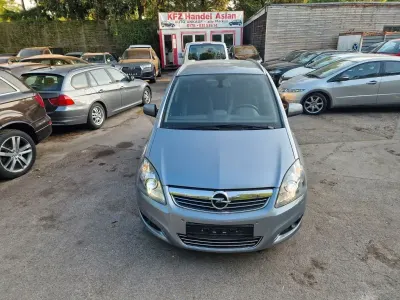 Używany Opel Zafira Innovation 140 KM (102 kW) 2011 Srebrny Minivan