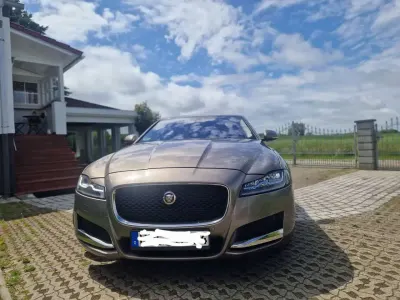 Gebraucht Jaguar XF Portfolio 179 PS (131 kW) 2016 Limousine