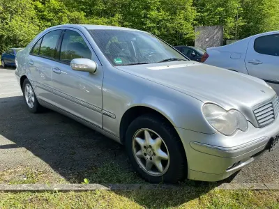 Usata Mercedes C180 143 CV (105 kW) 2002 Argento Berlina