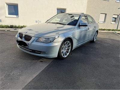 Gebraucht BMW 525 197 PS (144 kW) 2009 Blau Limousine