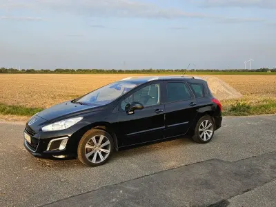 Gebraucht Peugeot 308 SW Style 114 PS (83 kW) 2014 Schwarz Kombi