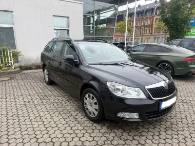 Gebraucht Skoda Octavia Active 105 PS (77 kW) 2011 Schwarz Kombi