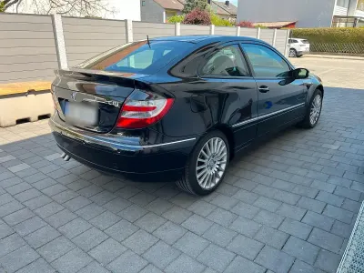 Gebraucht Mercedes C220 150 PS (110 kW) 2008 Schwarz Coupé