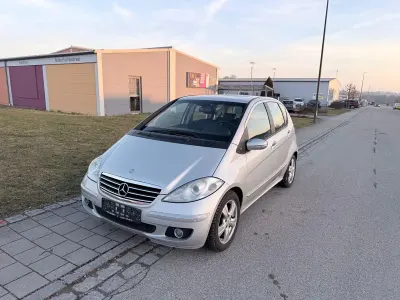 Używany Mercedes A170 116 KM (85 kW) 2006 Srebrny Sedan/Limuzyna